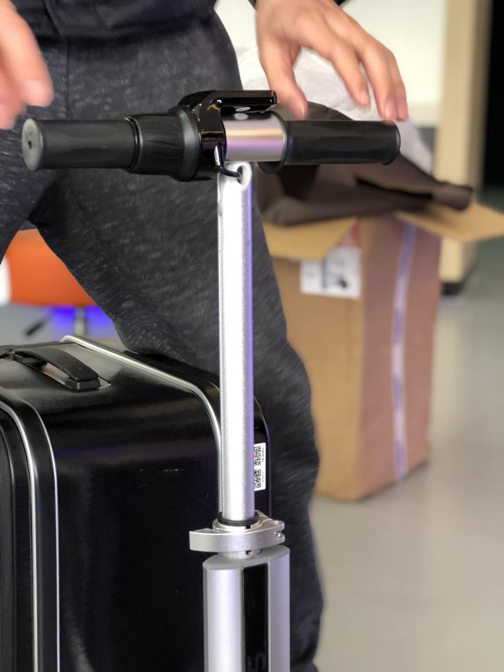 Airwheel SE3  Tech Luggage